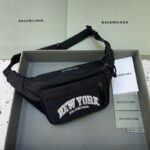Balenciaga 胸包