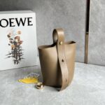 Loewe 水桶包 - Image 4