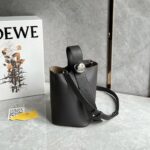 Loewe 水桶包 - Image 5