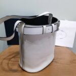 Prada 水桶包 - Image 19